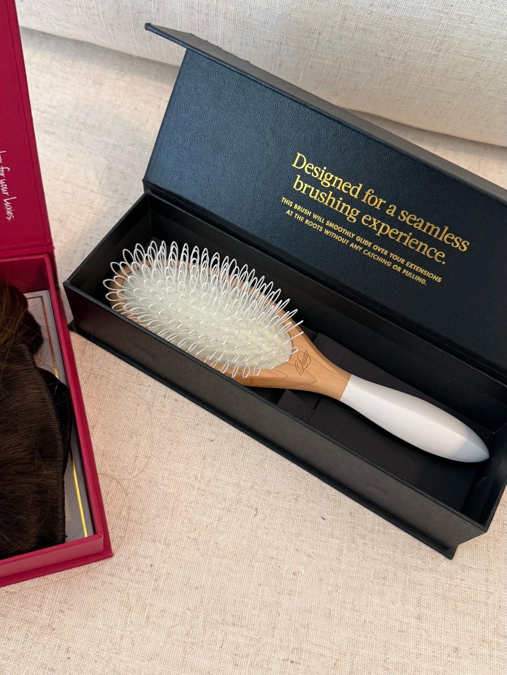Luxy hair extension and brush - Picture 5 of 6